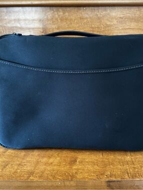 Unisex Black Laptop Briefcase Bag - Sleek Professional Carry 16”